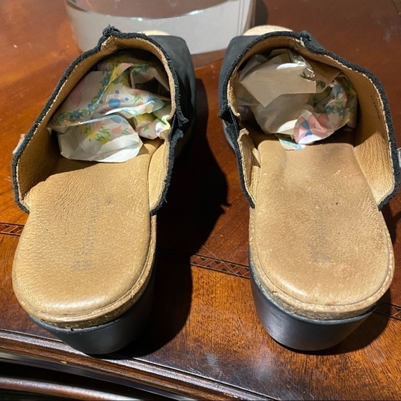 El Naturalista Women N5005
Pleasant Leaves Clogs Size 6.5 - Picture 4 of 8